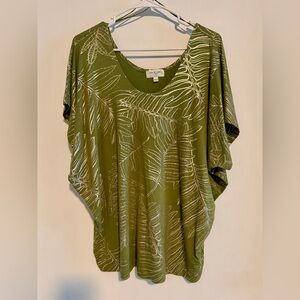 Kim & Cami Forest Green Leaf Pattern Tunic